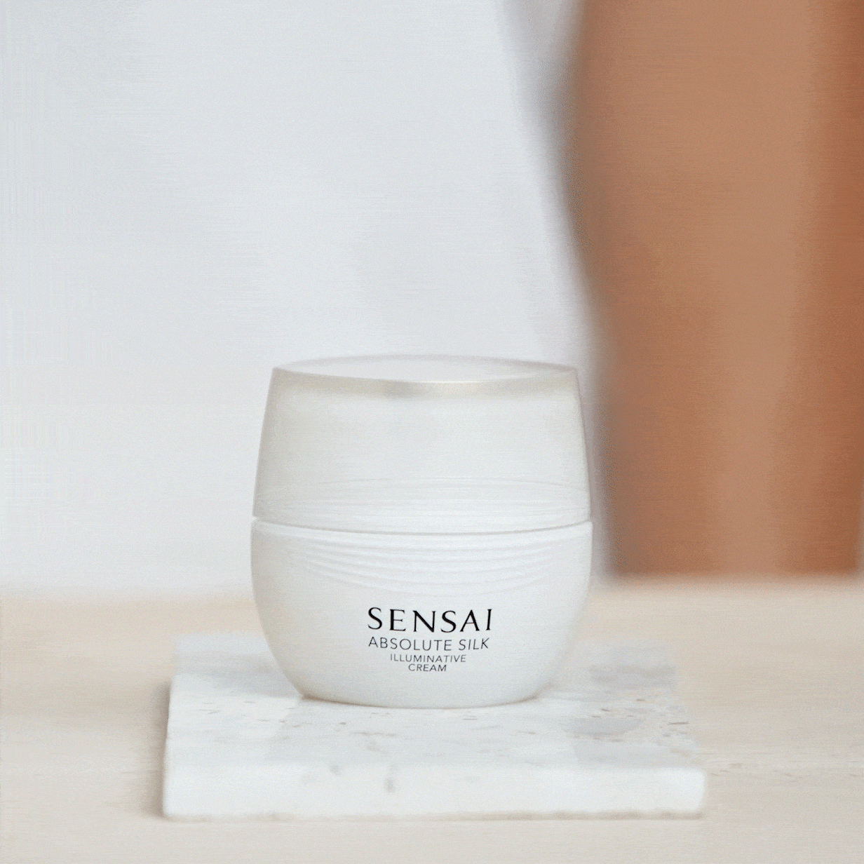 SENSAI Absolute Silk Crème Illuminatrice